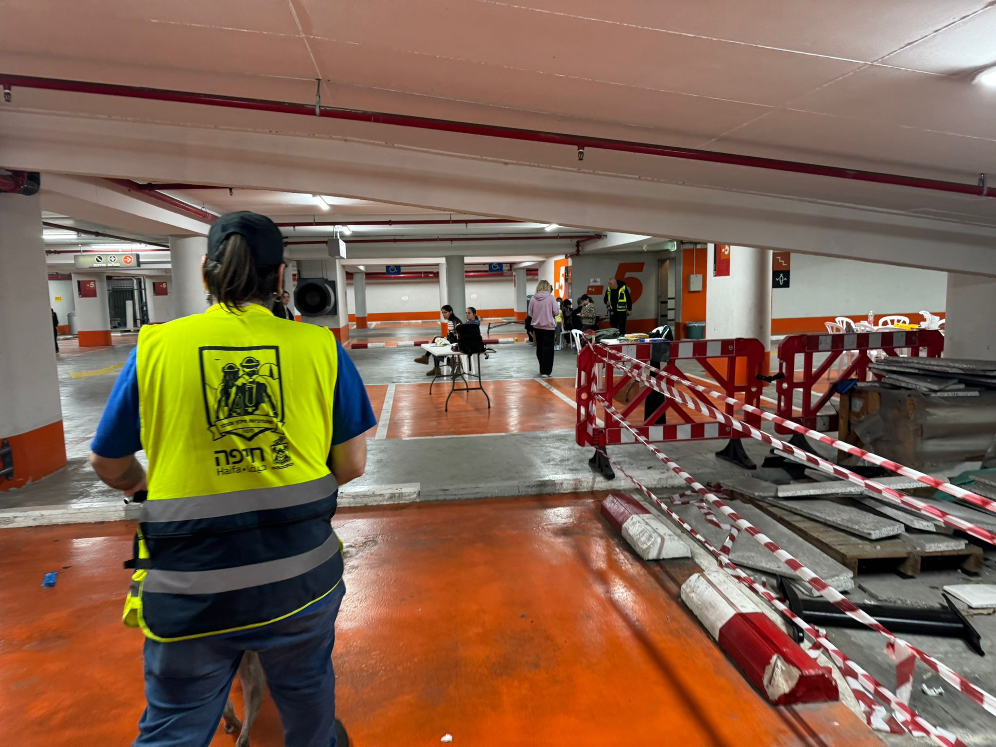 Eli in a shelter — the wartime context in which this meeting of hearts took place